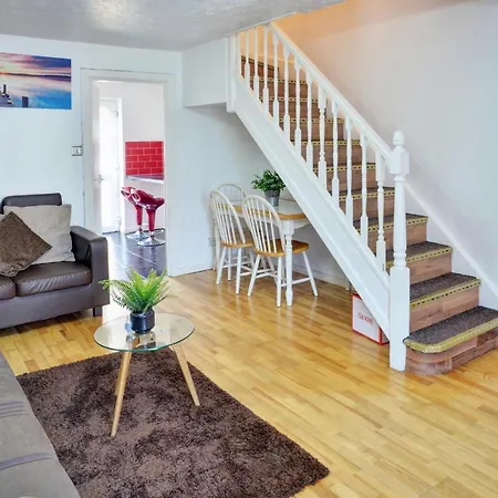 Stylish 2B House With Parking Appartement